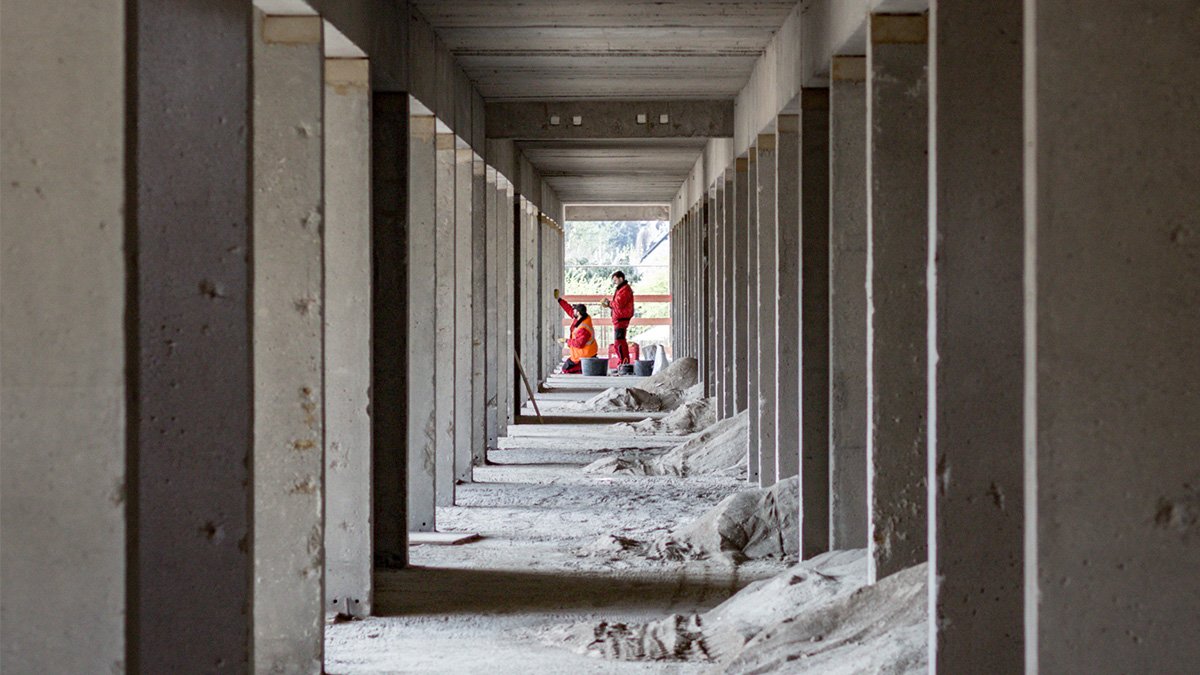 Funkytown: Two men during construction work in BLOCK-E/Zwei Männer bei Bauarbeiten im BLOCK-E